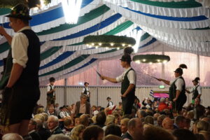 Goaßlschnoiza vom Trachtenverein Nußdorf am Inn
