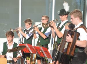 Vereinsmusik vom Trachtenverein Alpenrose Nußdorf am Inn