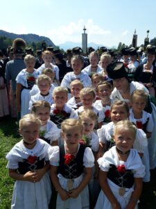 Nachwuchs bei den Trachtenkinder vom Trachtenverein Alpenrose